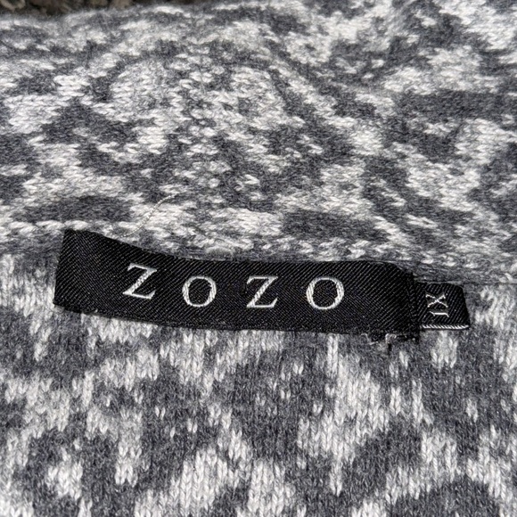 Zozo Gray With Red Botanical Embroidery Cardigan Sweater - Picture 6 of 7